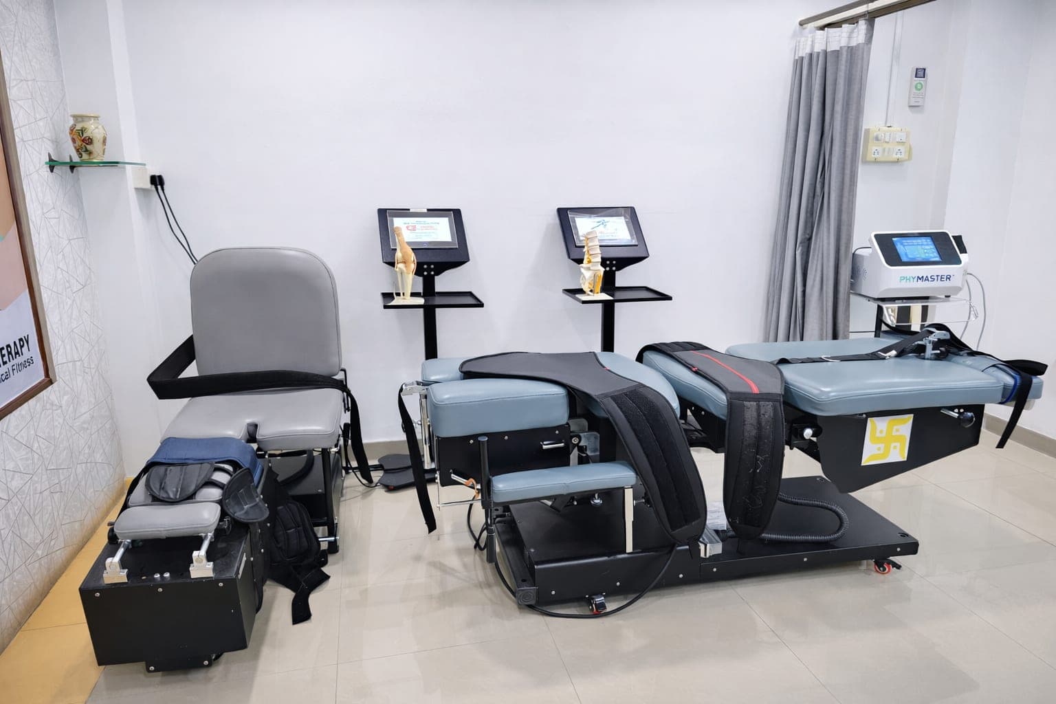 Robotic Spinal Decompression Therapy Machine
