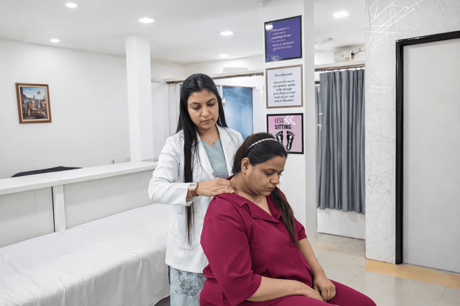 Neck pain cervical manual therapy at Dr Shashi Clinic Indore